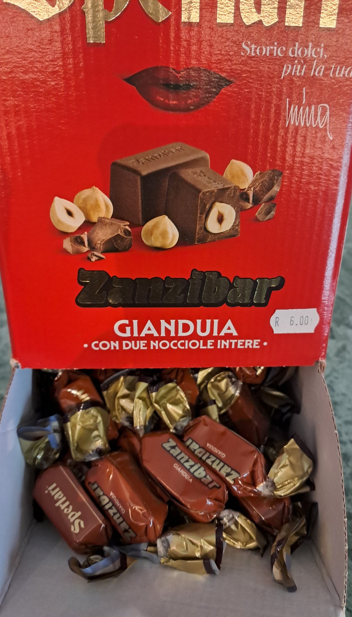 Sperlari Milk Chocolate with Hazenut (Price per individual Chocolate)